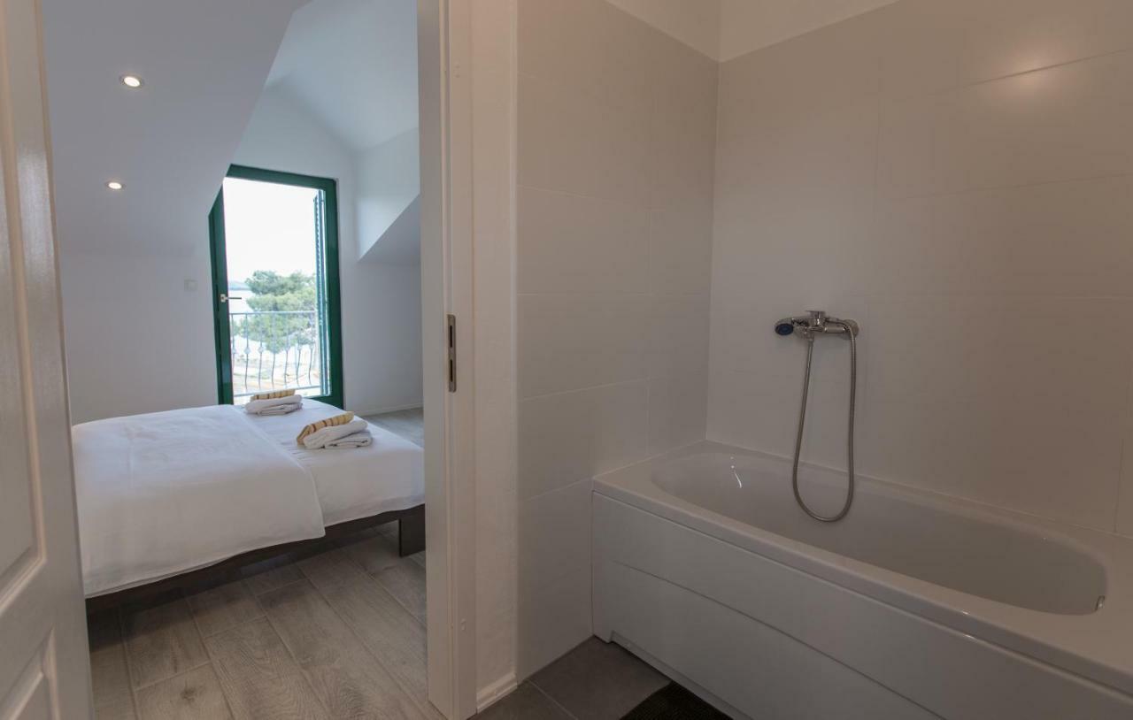 Relaxing Whole Top Floor Apartment By The Sea Zaboric Εξωτερικό φωτογραφία