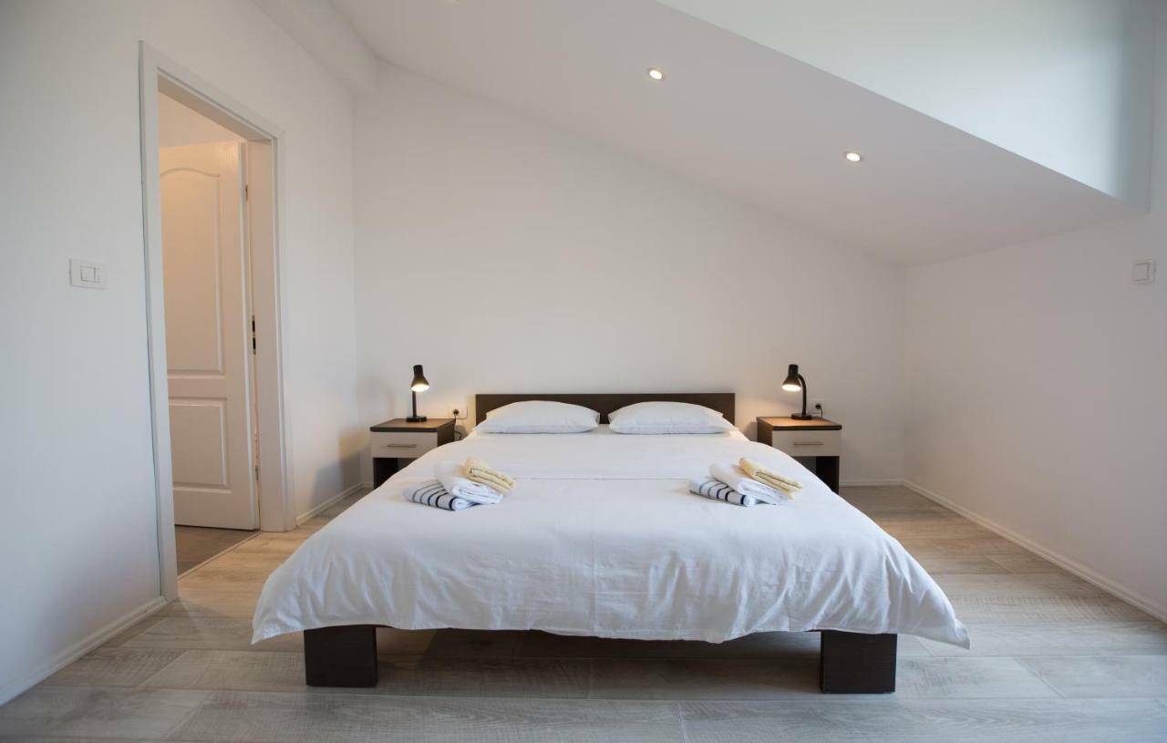 Relaxing Whole Top Floor Apartment By The Sea Zaboric Εξωτερικό φωτογραφία